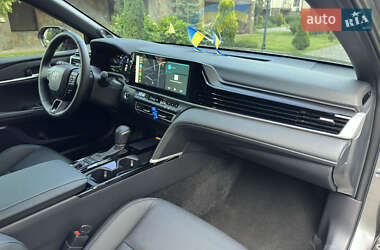 Седан Toyota Camry 2024 в 