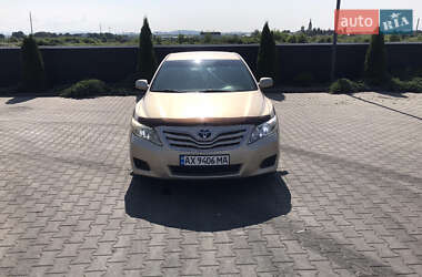 Седан Toyota Camry 2009 в Хусте
