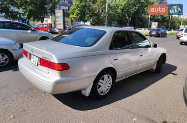 Седан Toyota Camry 2000 в Одесі