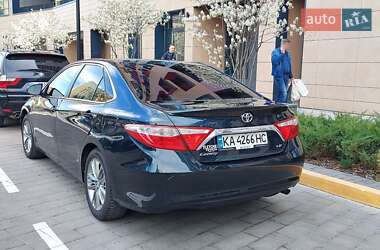 Седан Toyota Camry 2016 в Києві