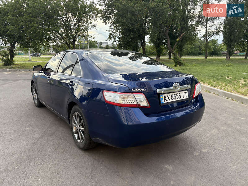 Седан Toyota Camry 2010 в Харькове