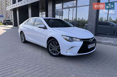 Седан Toyota Camry 2015 в Киеве