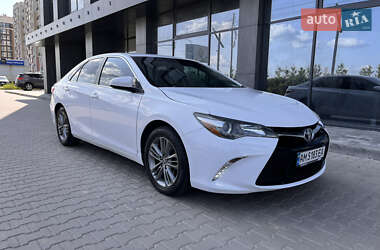 Седан Toyota Camry 2015 в Киеве
