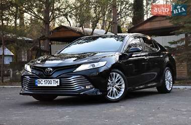 Седан Toyota Camry 2017 в Києві