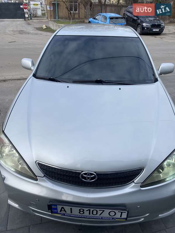 Седан Toyota Camry 2004 в Ірпені