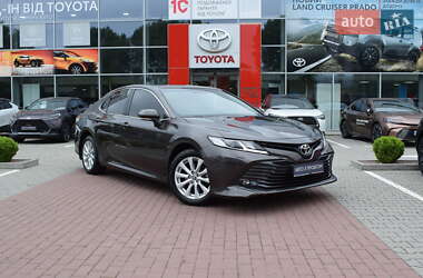 Седан Toyota Camry 2020 в 