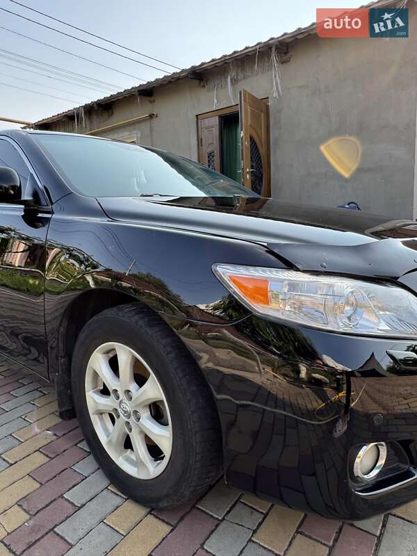 Седан Toyota Camry 2010 в Ананьїві