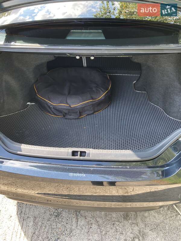 Седан Toyota Camry 2015 в Василькове