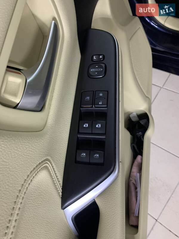 Седан Toyota Camry 2017 в Києві