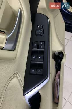 Седан Toyota Camry 2017 в 