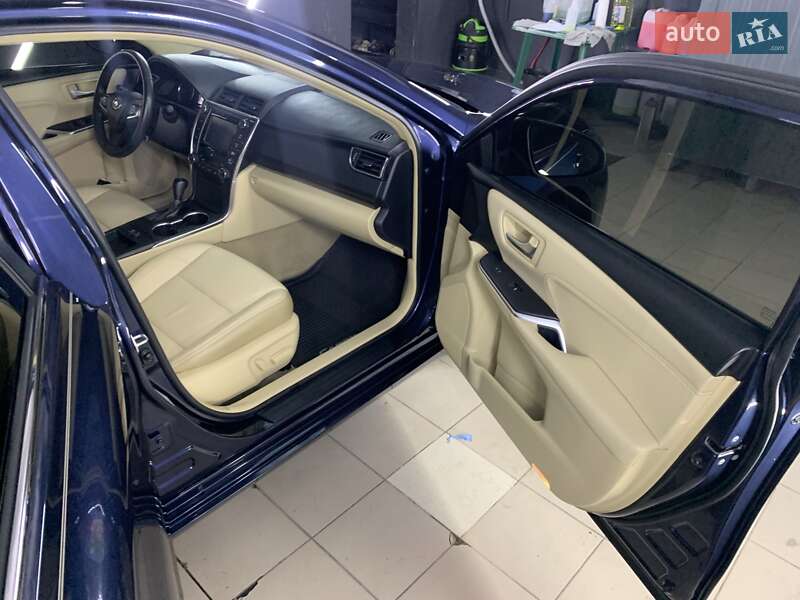 Седан Toyota Camry 2017 в Києві
