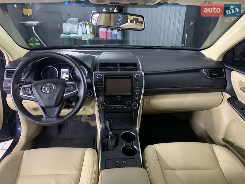 Седан Toyota Camry 2017 в Києві