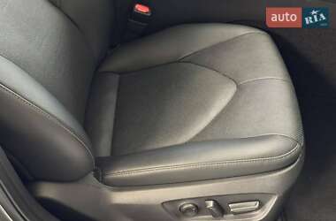 Седан Toyota Camry 2023 в 