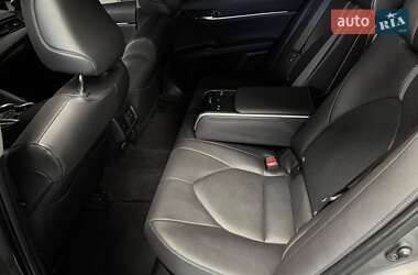 Седан Toyota Camry 2023 в 