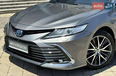 Седан Toyota Camry 2023 в 