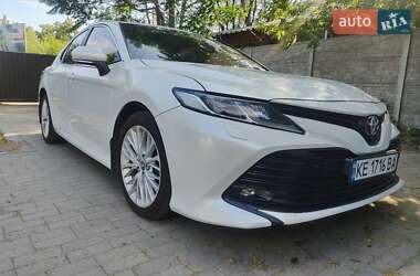 Седан Toyota Camry 2018 в Днепре
