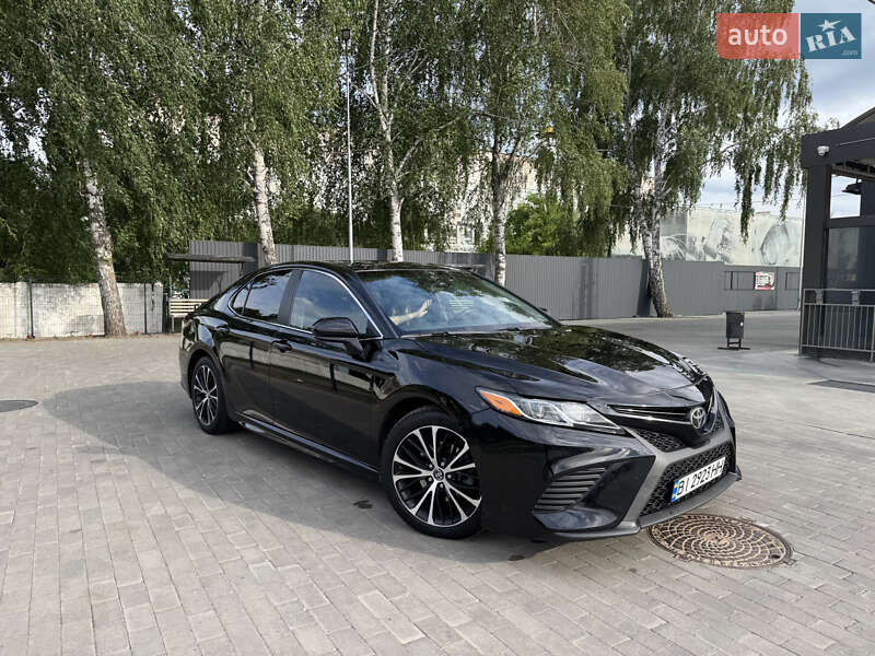 Седан Toyota Camry 2018 в 