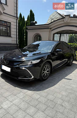 Седан Toyota Camry 2021 в 