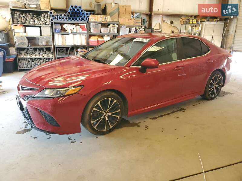 Toyota Camry 2019