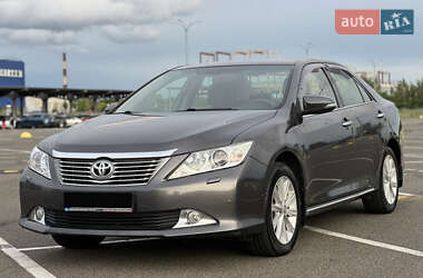 Седан Toyota Camry 2014 в 
