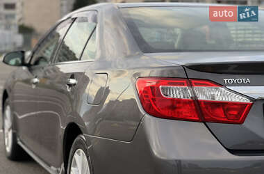 Седан Toyota Camry 2014 в 