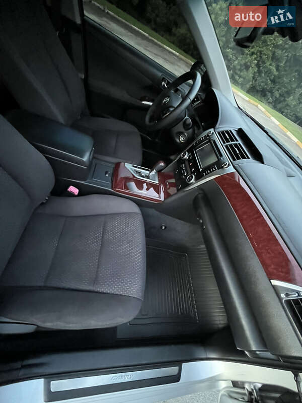 Седан Toyota Camry 2012 в Киеве