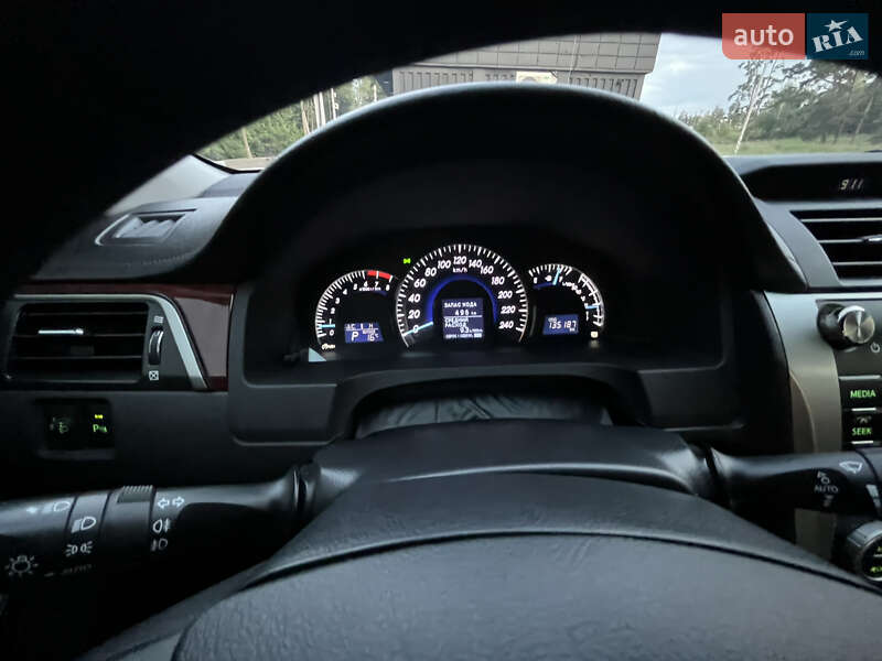 Седан Toyota Camry 2012 в Киеве