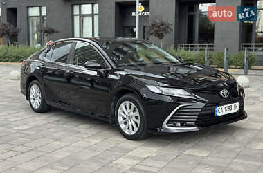 Седан Toyota Camry 2022 в 