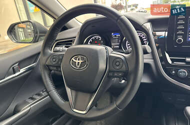 Седан Toyota Camry 2022 в 