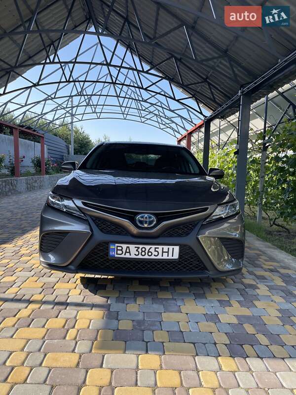 Toyota Camry 2019