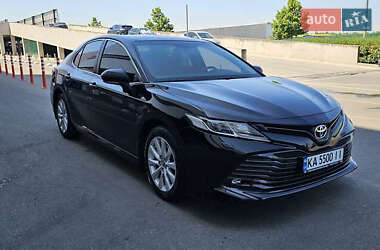 Седан Toyota Camry 2019 в Львове