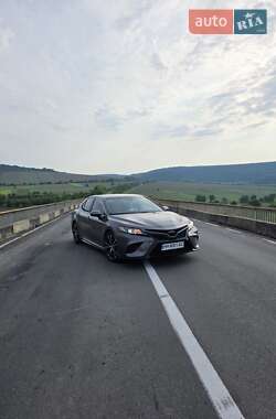Седан Toyota Camry 2018 в Житомире