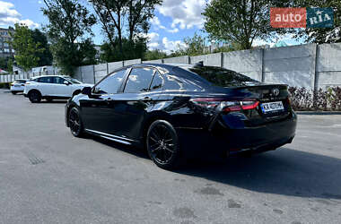 Седан Toyota Camry 2021 в Дніпрі