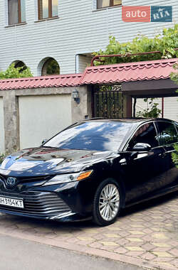 Седан Toyota Camry 2017 в Одессе