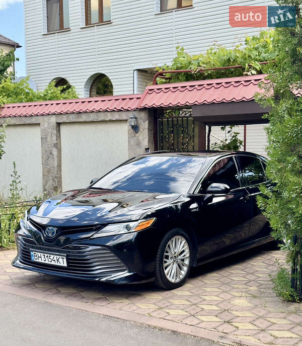 Седан Toyota Camry 2017 в 