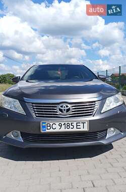 Седан Toyota Camry 2013 в Львове