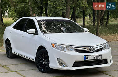 Седан Toyota Camry 2013 в Киеве