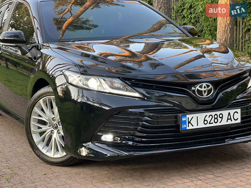 Седан Toyota Camry 2017 в Києві