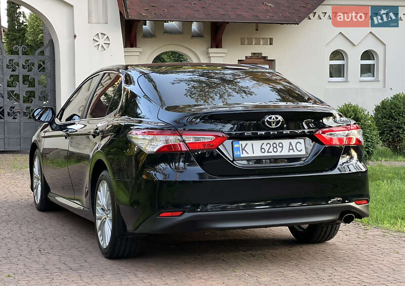 Седан Toyota Camry 2017 в Києві
