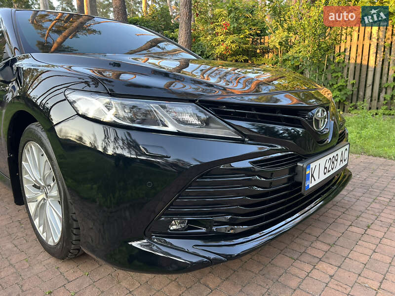 Седан Toyota Camry 2017 в Києві