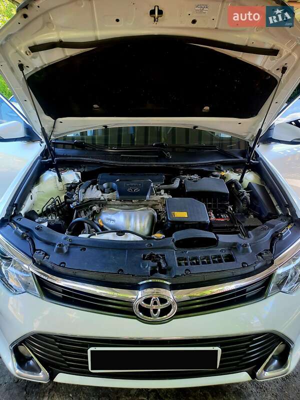 Седан Toyota Camry 2015 в Кременчуці