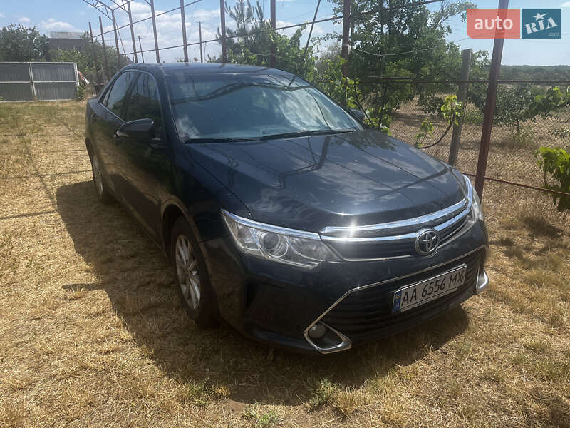 Седан Toyota Camry 2015 в 