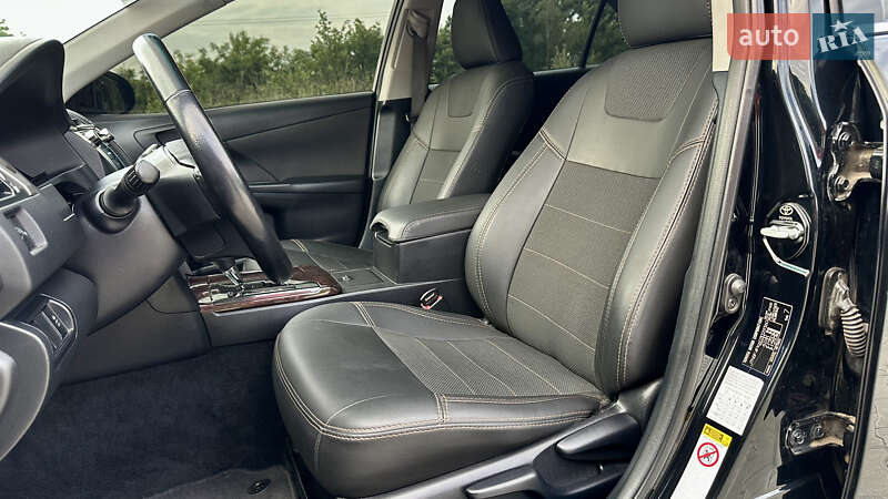 Седан Toyota Camry 2014 в Полтаве