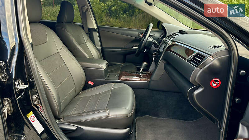 Седан Toyota Camry 2014 в Полтаве