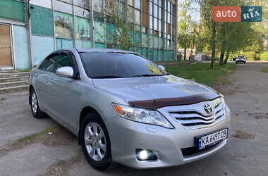 Седан Toyota Camry 2011 в Києві