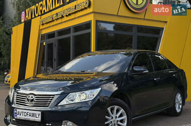 Седан Toyota Camry 2012 в Киеве