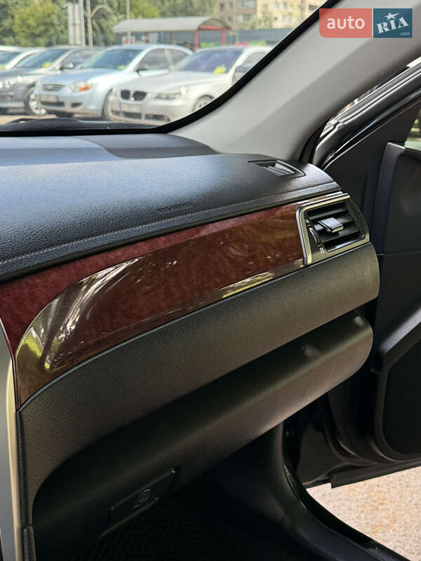 Седан Toyota Camry 2012 в Киеве