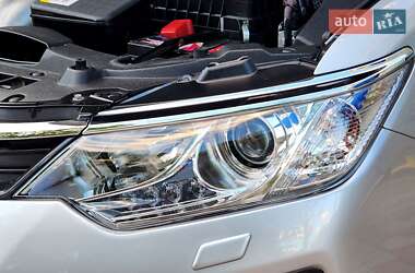 Седан Toyota Camry 2017 в 