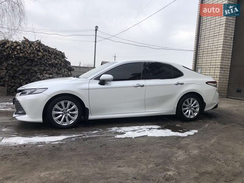 Седан Toyota Camry 2020 в Решетилівці