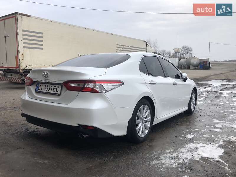 Седан Toyota Camry 2020 в Решетилівці